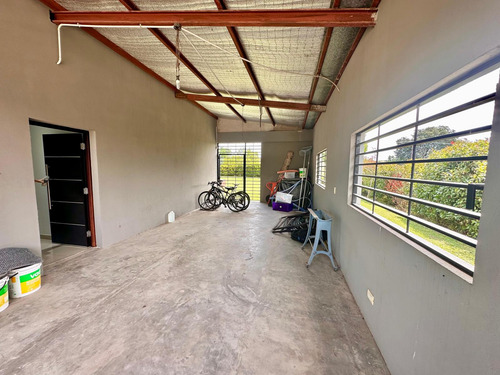 Casa En Venta 5 Ambientes Con Cochera, Pileta, Galeria