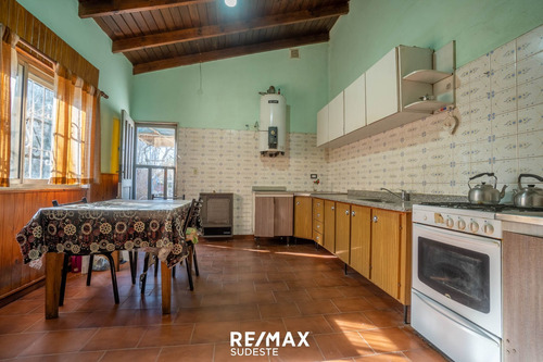Imagen 3 de 23 de Casa 2 Dormitorios Con Departamento Y Quincho