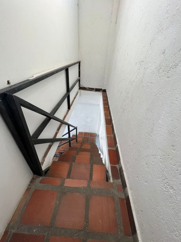 Imagen 4 de 6 de Alquila Local En C.c Los Chaguaramos - Nueva Barcelona