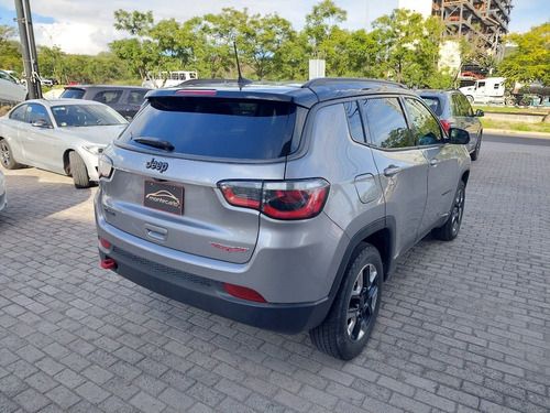 Imagen 2 de 10 de Jeep Compass Trailhawk 2018 Gris
