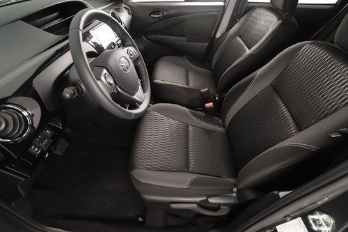 Imagen 13 de 15 de Toyota Etios 1.5 5 Ptas Xls 6mt