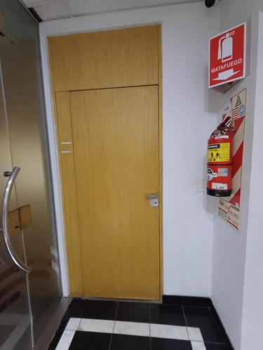 Oficina En Alquiler Sobre Avenida Libertador