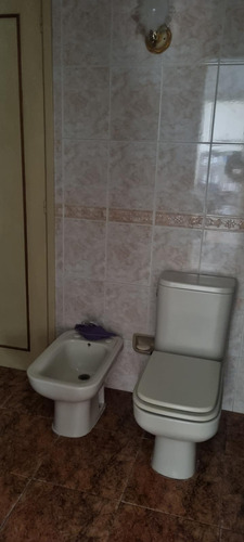 Casa En Régimen De Ph De Bajos, Amplio Fondo, Parrillero, Garaje