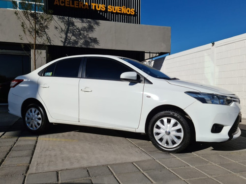 Toyota Yaris Core 1.5l V4 107hp Mt 2017