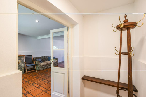 Casa De 3 Dormitorios En Venta Con Pileta Y Quincho Fisherton