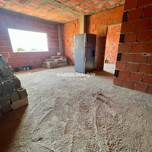 Te Ofrecemos Amplia Quinta En Venta Obra Gris Ubicado En Palmar Este Estado La Guaira Ref 005 - 500