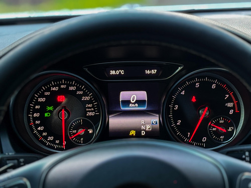 Mercedes-Benz Classe GLA 1.6 Advance Turbo Flex 5p
