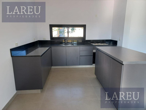 Imagen 3 de 5 de Casa En Venta - San Ramiro - Pilar Del Este