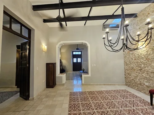 ¡a Un Paso De Paseo De Montejo! Casa Remodelada En Venta En El Centro De Mérida