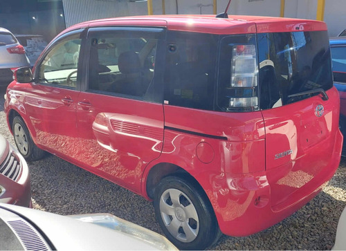 Imagen 7 de 10 de Toyota Sienta Automática
