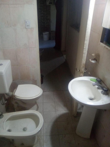 Casa En Venta - 2 Dormitorios 1 Baño - Cochera - Mendoza
