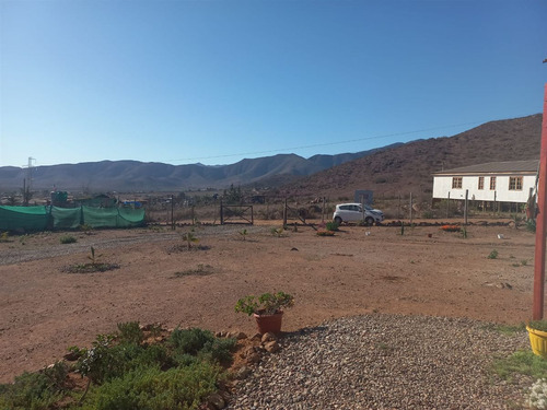 Se Vende Terreno De 5567 Mts2 Con Casa, 3 Dorm. 2 Baños.