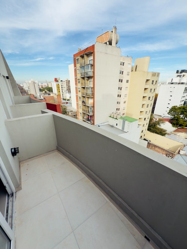 Monoambiente Alquiler, Balcon, Al Frente, Terraza, Parrilla