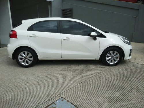 Imagen 10 de 15 de Kia Rio Ex Hb T/manual Modelo 2017