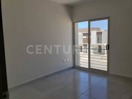 Casa En Renta Bosques De Altea, Zona Santa Clara