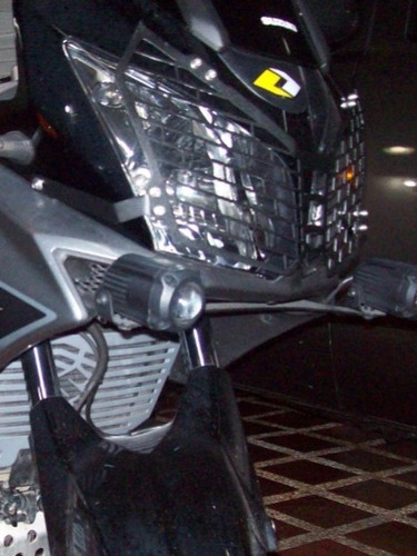 Imagen 4 de 5 de Bases Faro Led Suzuki Vstrom Tipo Boomerang