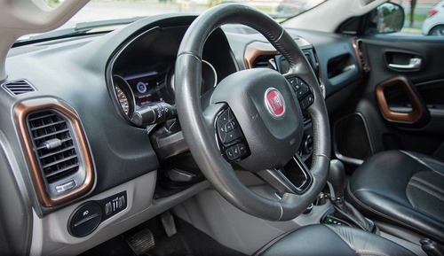Imagem 4 de 10 de Fiat Toro Volcano 2.0 16v 4x4 Tb Diesel Aut. 2019/2020