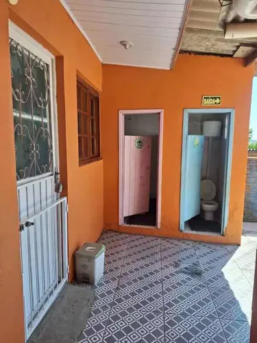 Imóvel Enorme Em Rua Asfaltada No Topo Do Bairro.