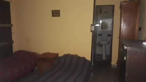 Casa En Zona Comercial, Y Avenida Principal!