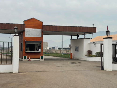 Parcela Amplia Con Acceso Controlado