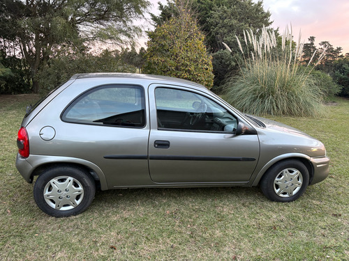 Chevrolet Corsa Classic 1.6 Gl 3p