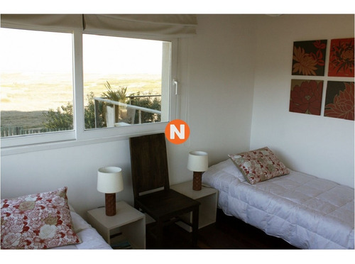 Casa En Venta Y Alquiler, Santa Monica, Manantiales, 4 Dormitorios.- Ref: 207580