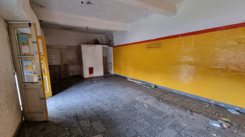 Local Con Vivienda En Venta En Bernal Oeste