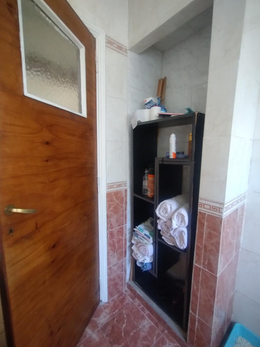 Casa En Venta, 4 Amb. Con Jardin Y Cochera - La Lucila
