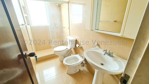 Casa En Venta En Los Naranjos 24-28162 Ab