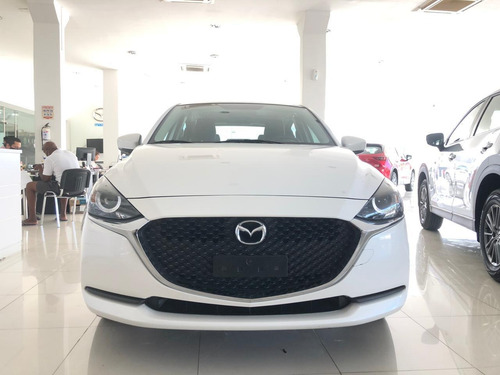 Imagen 4 de 10 de Mazda 2 Touring Sport Automático Hatchback