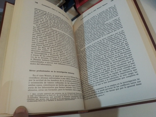 Ejecutivos Y Científicos - Ralph M. Hower / Charles D. Orth (Usado)