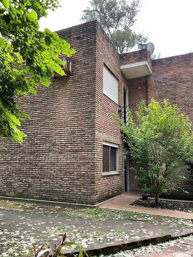 Imagen 2 de 30 de Ph En Barrio Cerrado - Muy Buenas Instalaciones, Gran Piscina Comunitaria - Acceso Con Vigilancia 24 Hs - Listo Para Mudarse