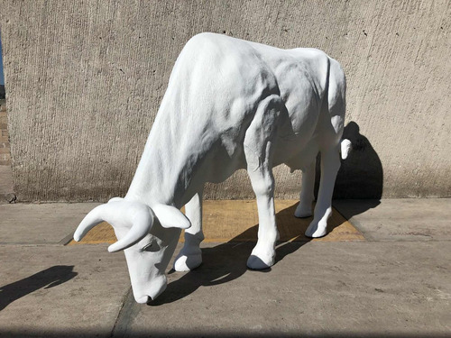 Animales Disecados 100% Artificiales Vaca Fibra De Vidrio Blanco