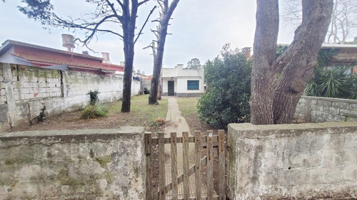 Imagen 3 de 8 de Venta Terreno Sobre Avenida Principal Con Construccion A Demoler Mar Del Tuyu