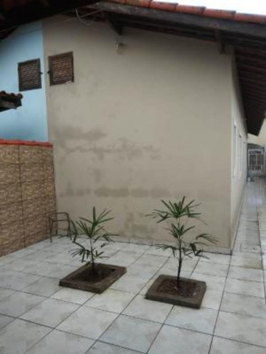 Imagem 8 de 9 de Casa Bem Localizada, Lado Praia Com 3 Quartos, Aceita Financiamento Bancário!