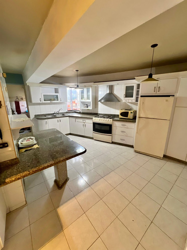 Apartamento En Res. Ineska, Mañongo / Valencia