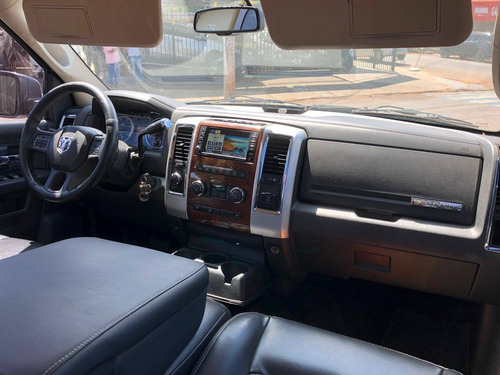 Imagem 8 de 15 de Dodge Ram 6.7 2500 Laramie 4x4 Cd I6 Turbo Diesel 4p