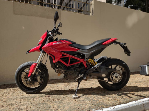 32500 Hypermotard 821