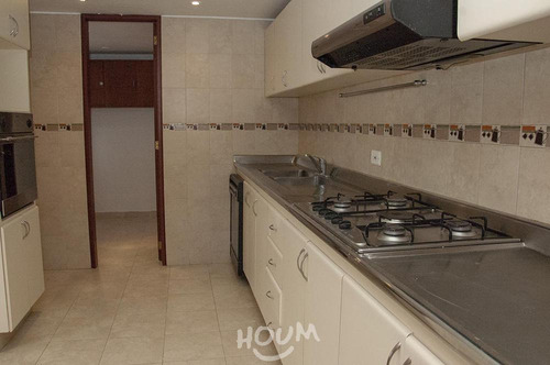 Imagen 15 de 26 de Apartamento En El Nogal, El Refugio. 1 Habitación, 115 M²