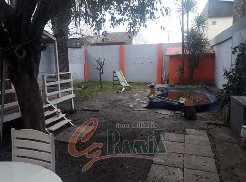 Imagen 13 de 14 de Casa + Departamento En Venta Saldan 1400 Ituzaingo