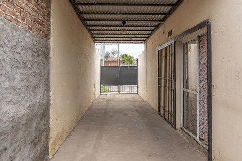 Imagen 13 de 24 de Casa A La Venta 2 Dormitorios En San Lorenzo