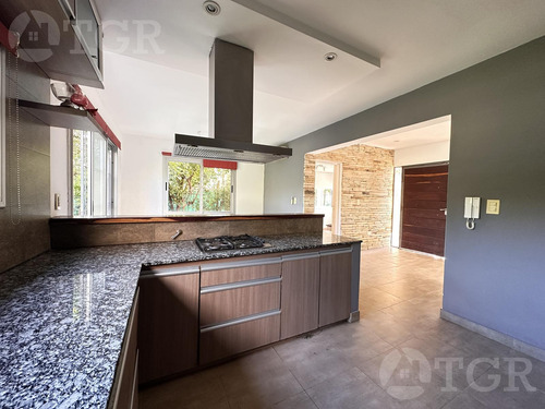 Casa En Venta Parque Leloir, Villa Udaondo