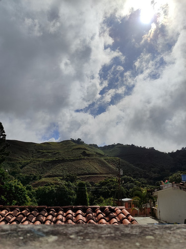 Best House Vende Casa Con Anexo En Valle Alto