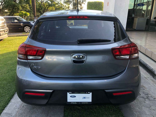 Imagen 6 de 13 de Kia Kia Rio Hb 2018 5p Hb Lx, Ta6, Ve, F. Niebla, Ra-15