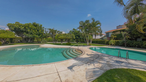 Casa En Venta Con Jardin Privado En Jiutepec, Morelos