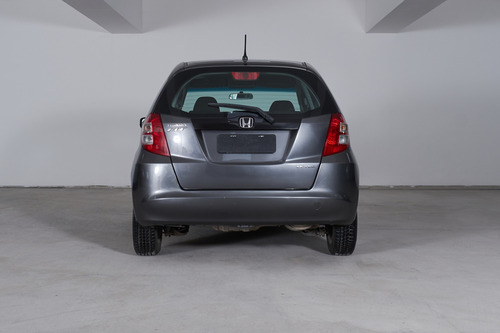 Imagen 4 de 12 de Honda 2010 Fit 1.4 Lx 5 Ptas Aut L/09