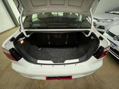 Volkswagen Voyage 1.6 Trenline 101cv