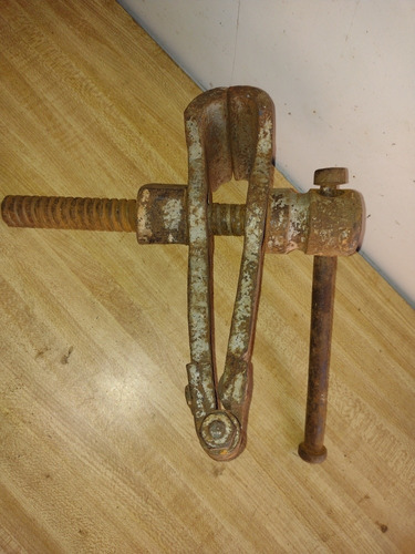 Morsa De Bancada Em Ferro Forjado (Usado)