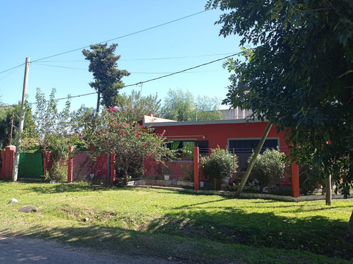 Casa En Venta - 2 Dormitorios 1 Baño - 1.000mts2 - Melchor Romero, La Plata