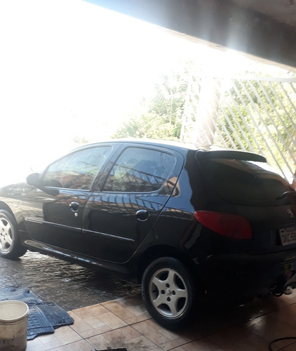 Imagem 10 de 11 de Peugeot 206 2005 1.4 Feline 5p